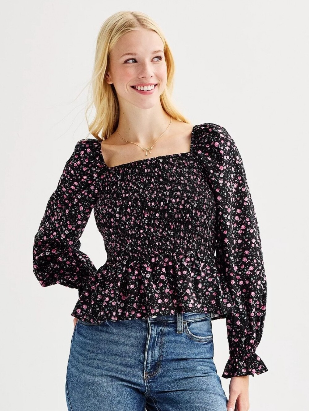 Dizzy Lizzy Juniors' Long Sleeve Balloon Sleeve Smocked Blouse